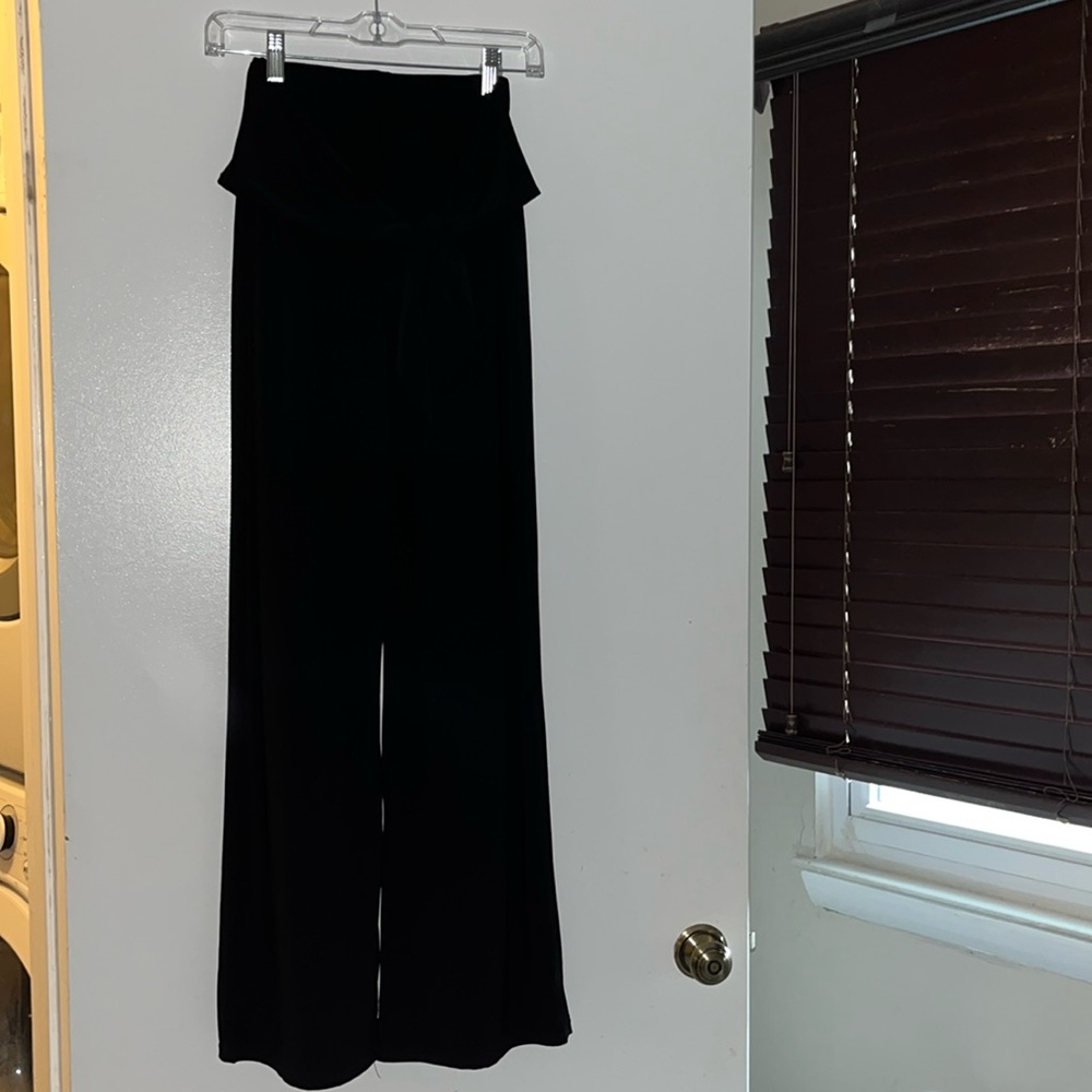 Women’s Black pants with tie at waist